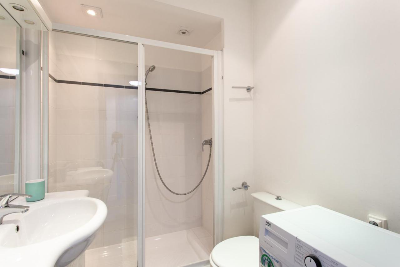 Nice Center - Bright Studio Balcony Wifi & Aircon Apartment Exterior photo