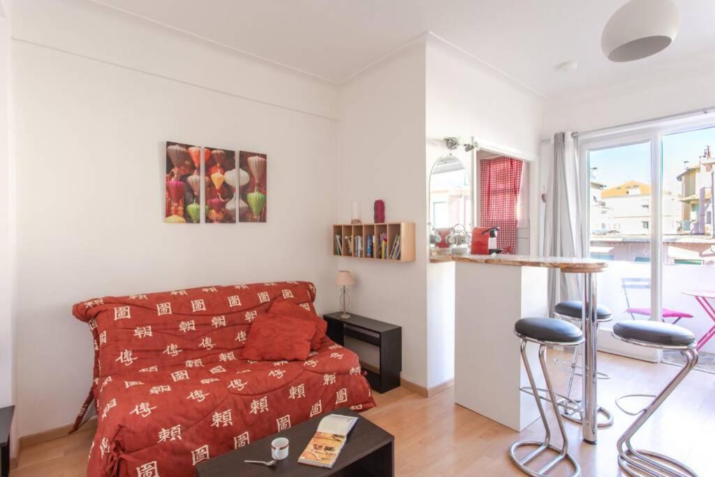 Nice Center - Bright Studio Balcony Wifi & Aircon Apartment Exterior photo